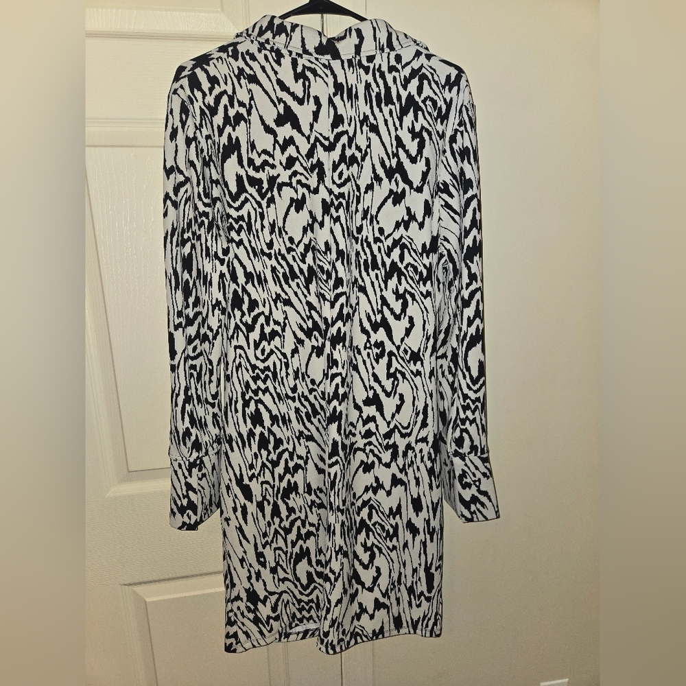 NWOT H&M Printed Shirt Dress - Picture 3 of 5